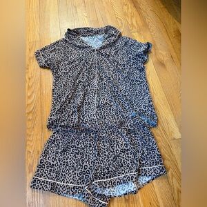 Women's Nordstrom Leopard Print 2 Piece Pajama Set Size small